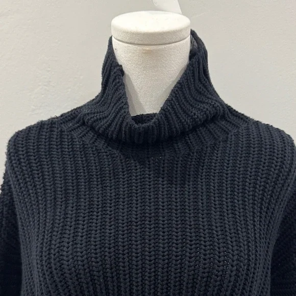 NWT 🖤 RTA Black Cotton Turtleneck Sweater with Front Slit – Size Large